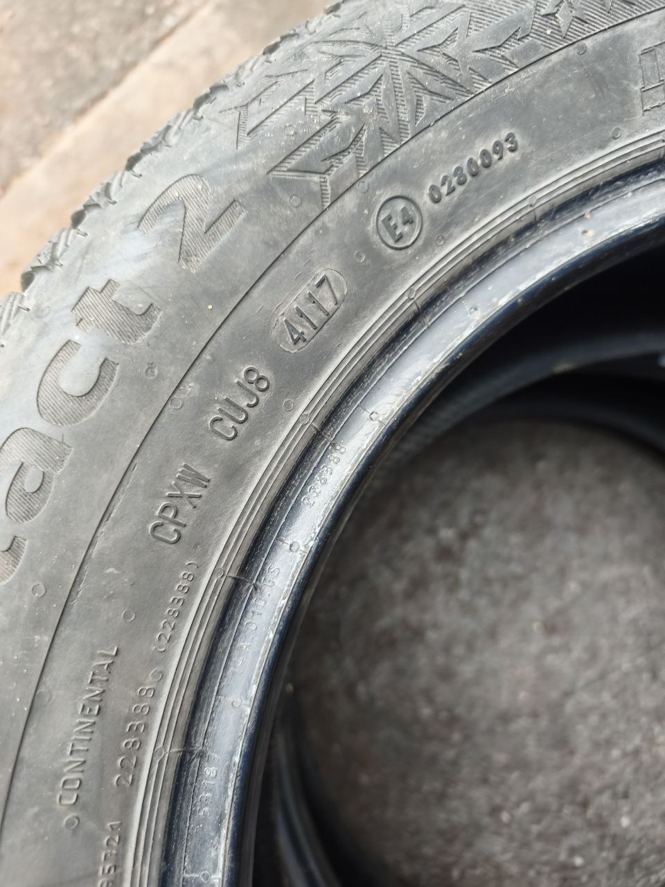 Continental IceContact 2 96T 205/60R16 Naast