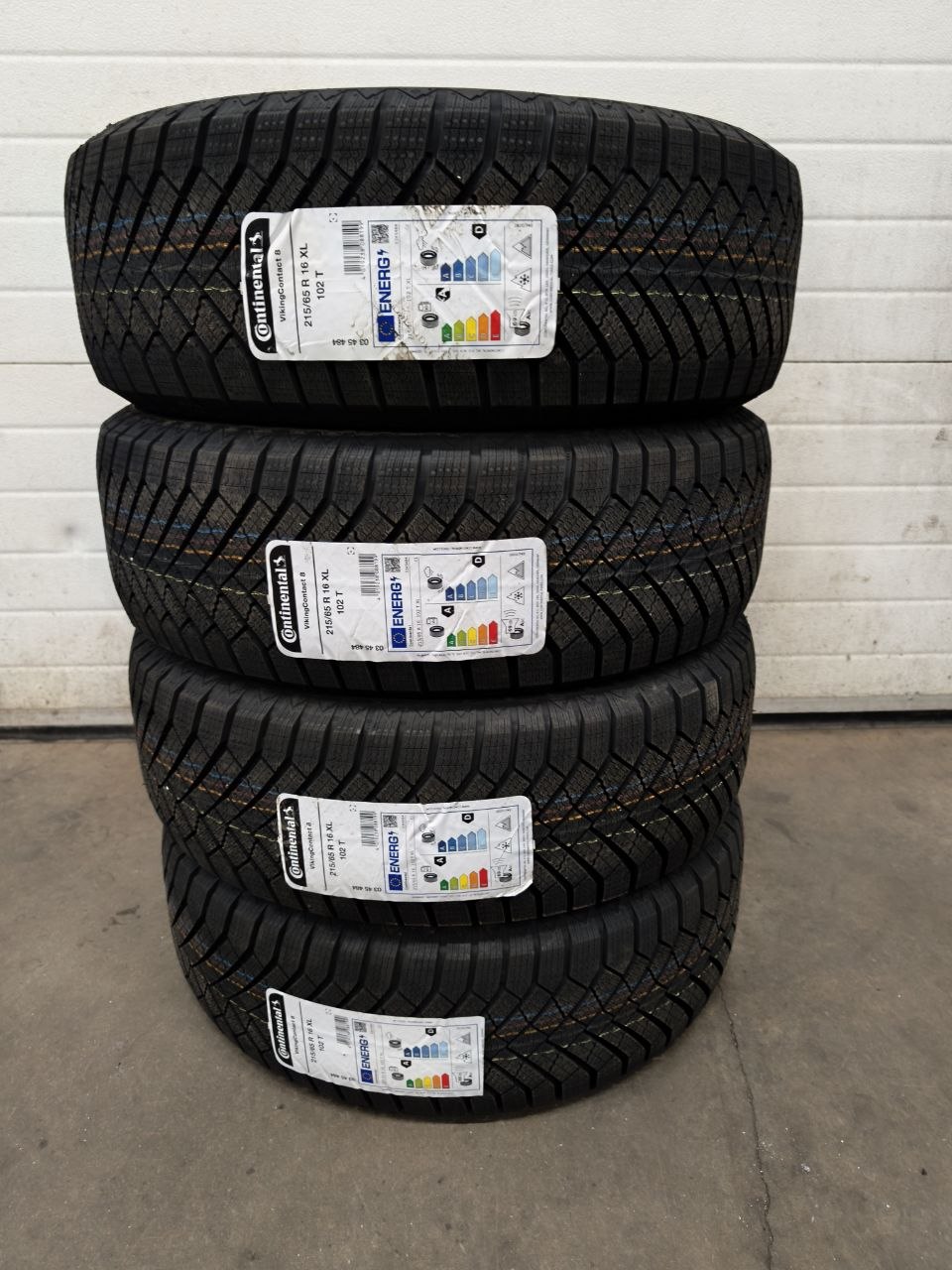 Continental VikingContact 8 102T XL 215/65R16 Lamellrehvid