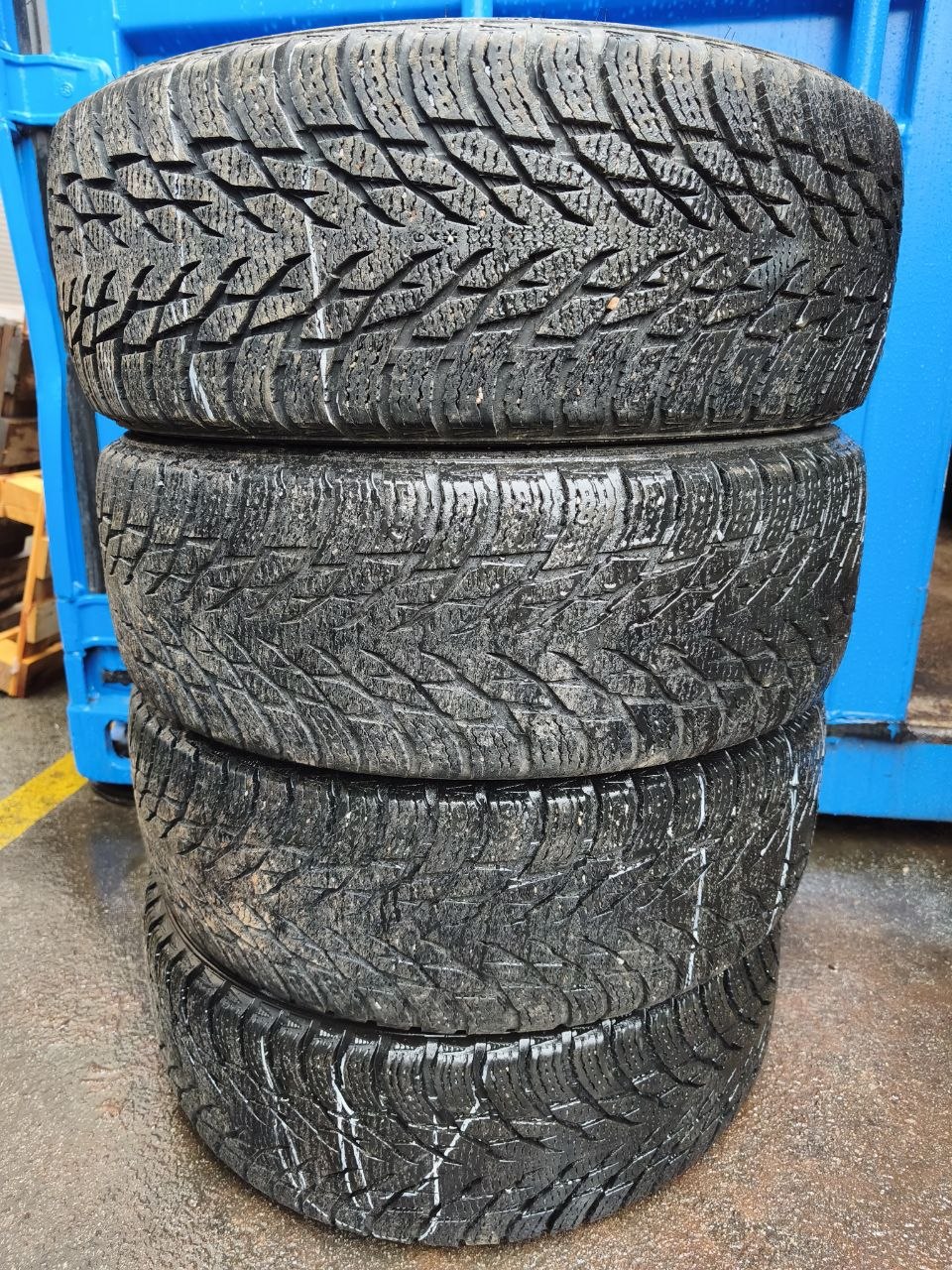 Nokian Hakkapeliitta R3 96R 205/60R16 Ламельные шины