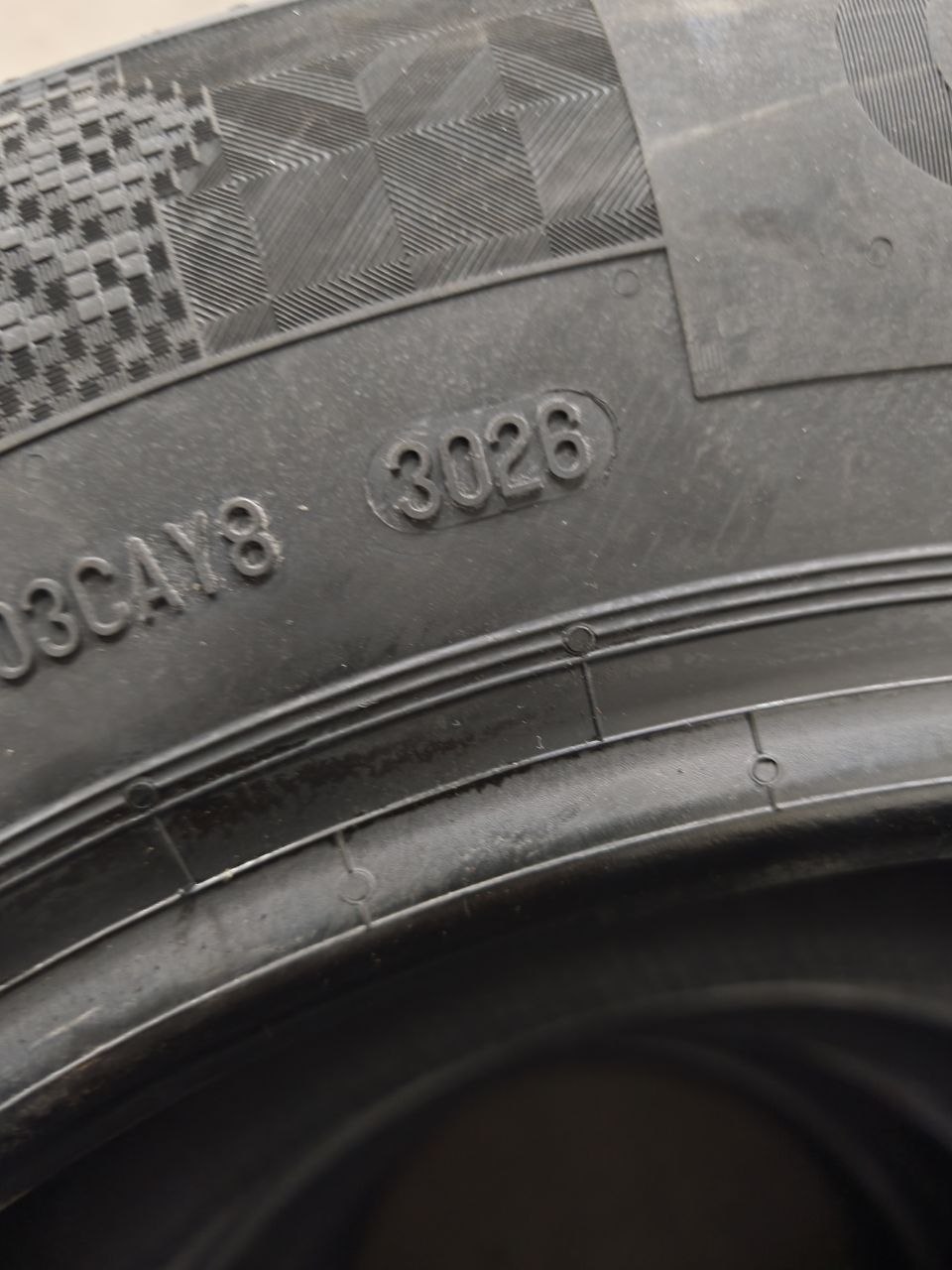 Continental VikingContact 8 102T XL 215/65R16 Фрикционная