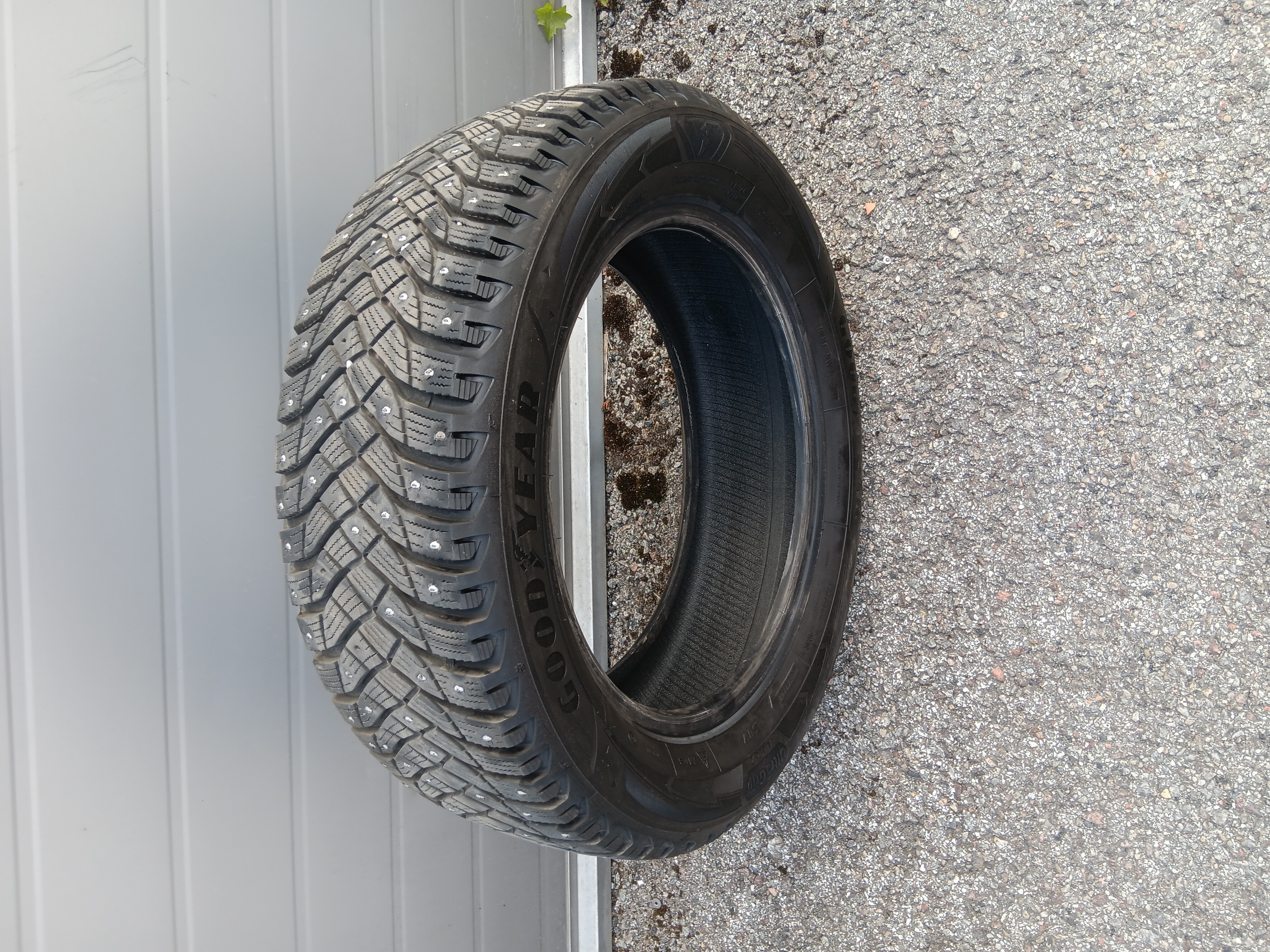 Goodyear Ultra Grip Arctic 2 215-60 R17, 4 tk