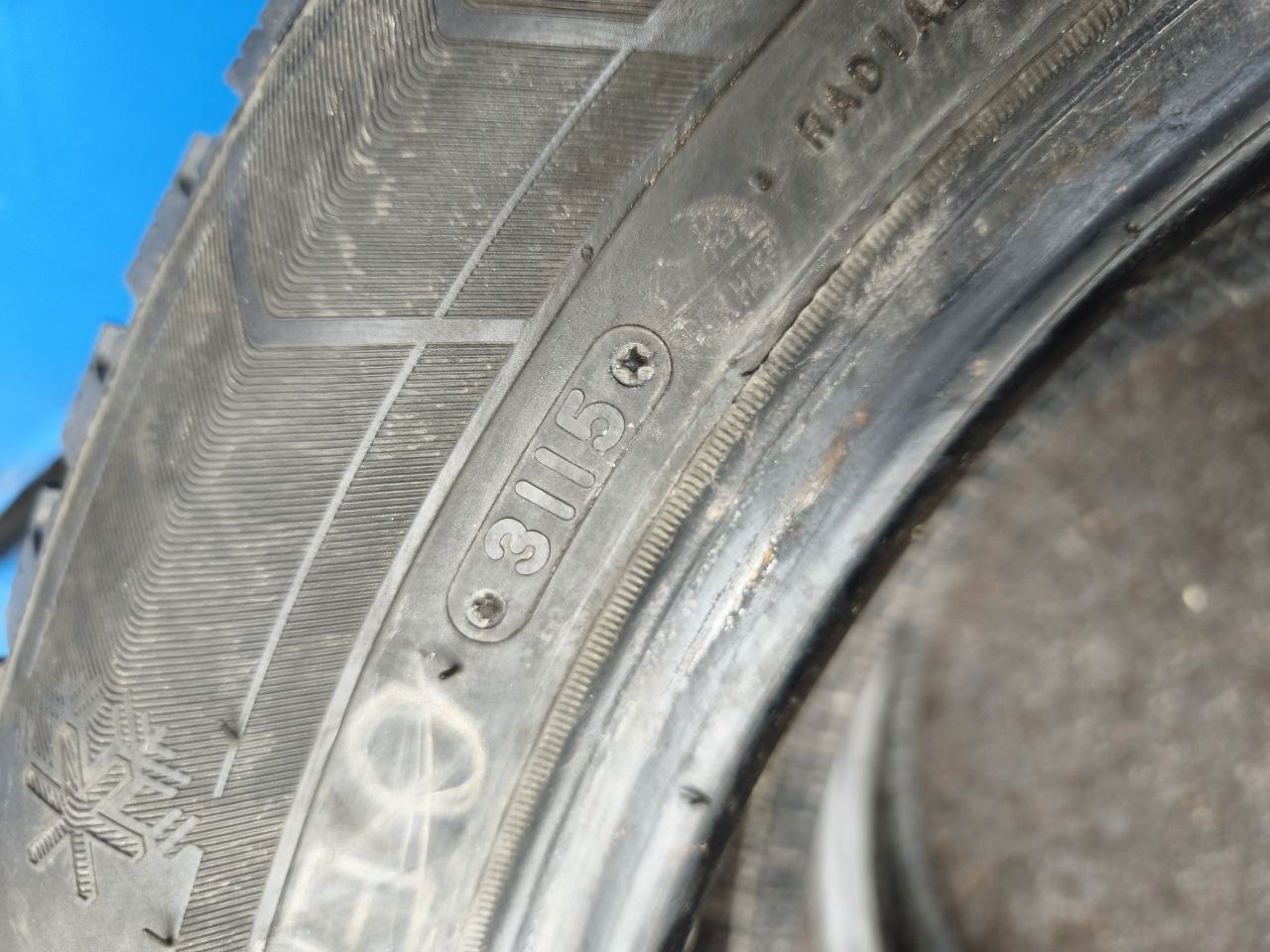 Triangle Icelink 96T 205/60R16 Naast