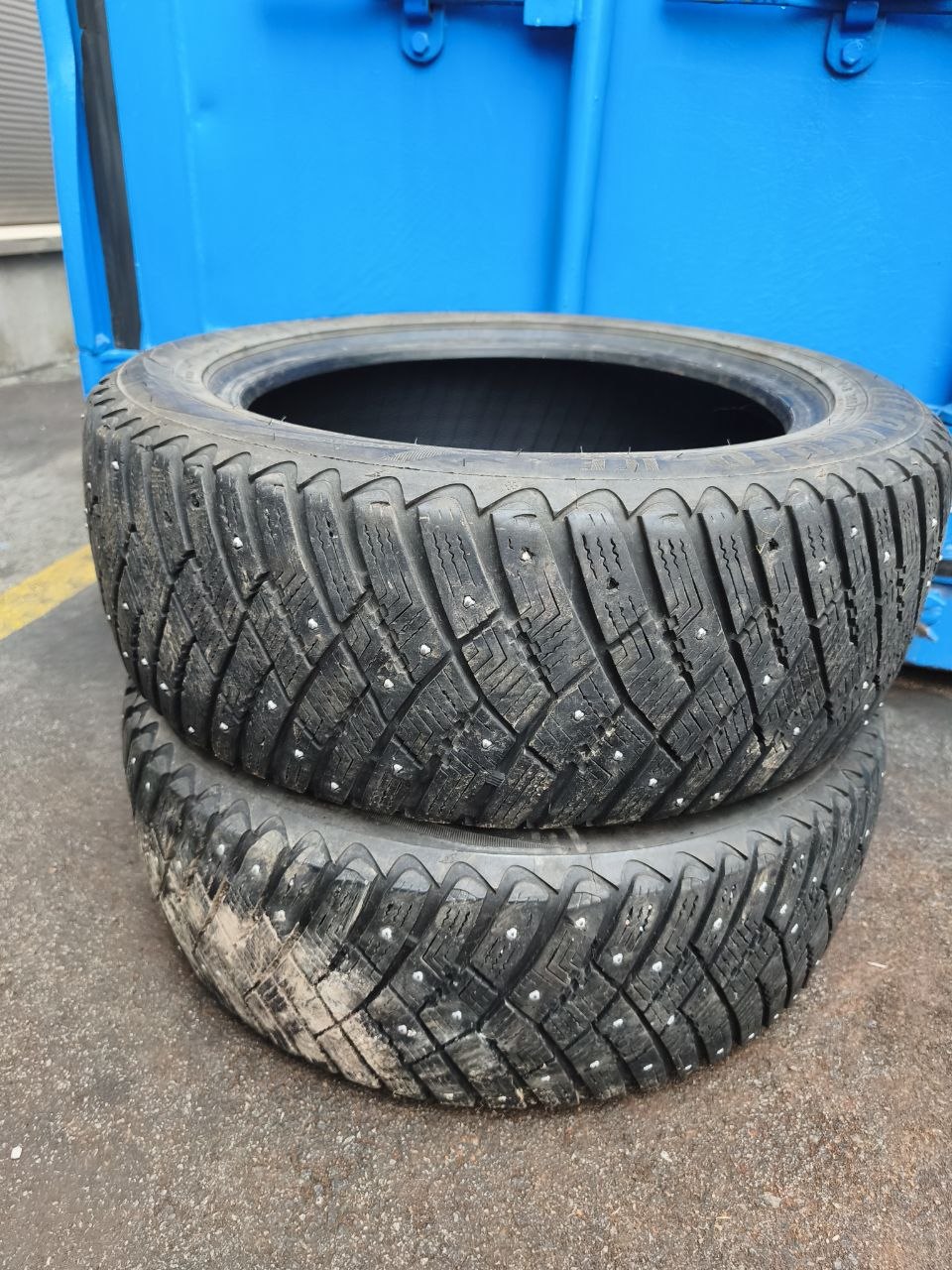 Goodyear UltraGrip Ice Arctic 94T 205/55R16 Шипованные шины