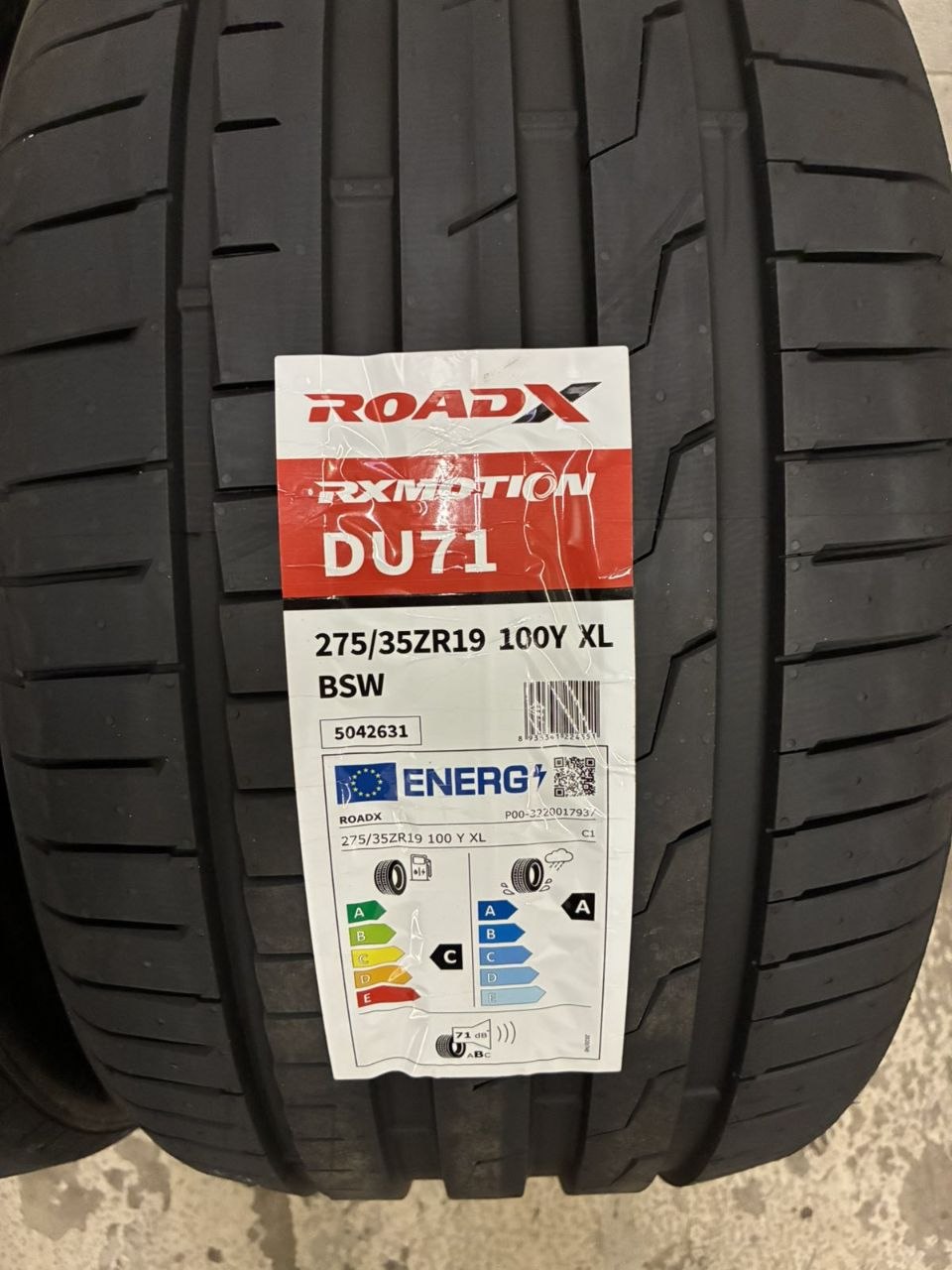 ROADX RXMotion DU71 100Y XL 275/35R19 Летняя