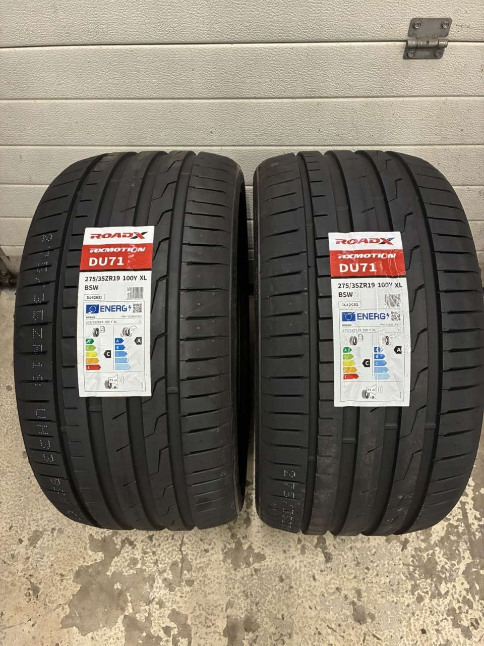 ROADX RXMotion DU71 100Y XL 275/35R19 Suverehvid